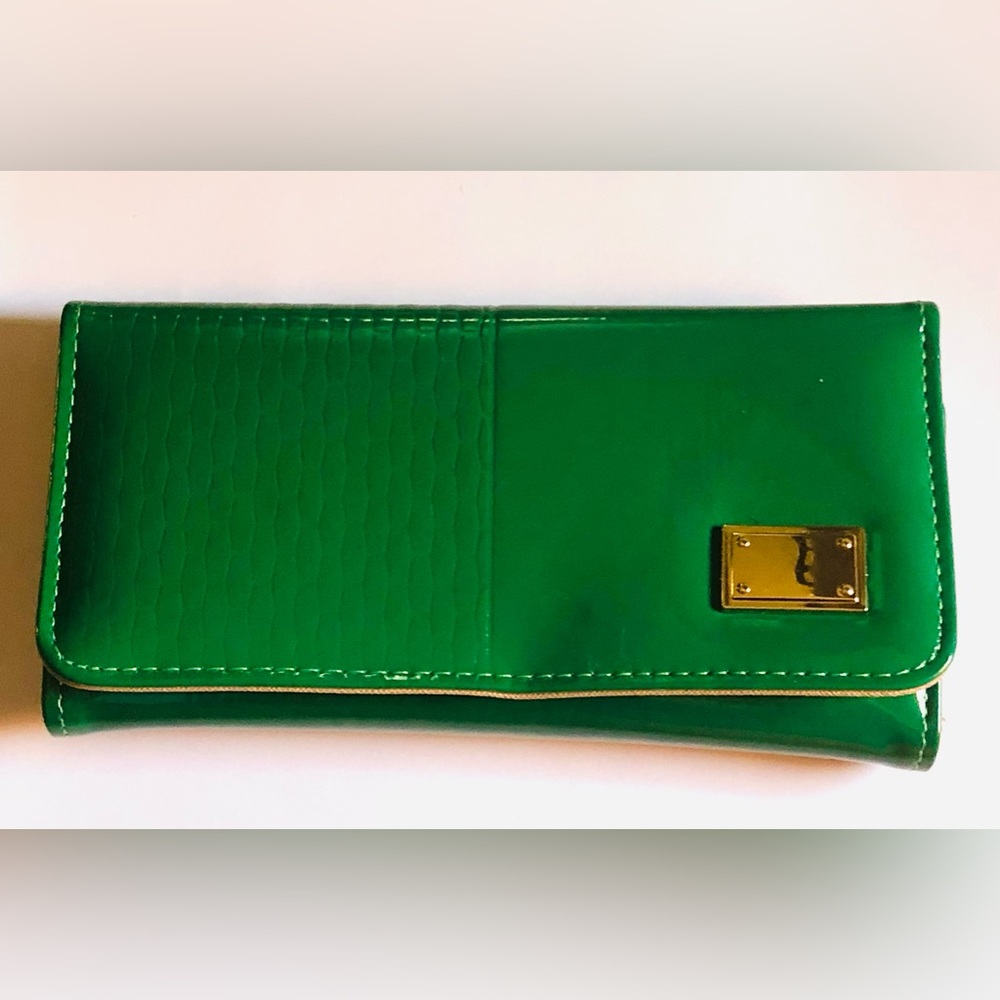 Green wallet